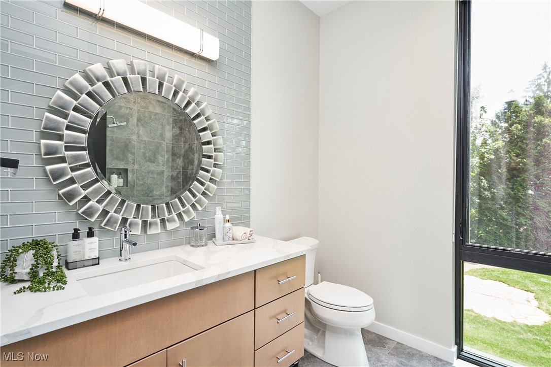 Akron, Ohio 44313, United States, 4 Bedrooms Bedrooms, ,5 BathroomsBathrooms,Residential,Active,164320