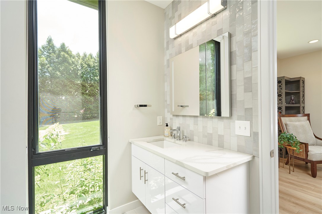 Akron, Ohio 44313, United States, 4 Bedrooms Bedrooms, ,5 BathroomsBathrooms,Residential,Active,164320