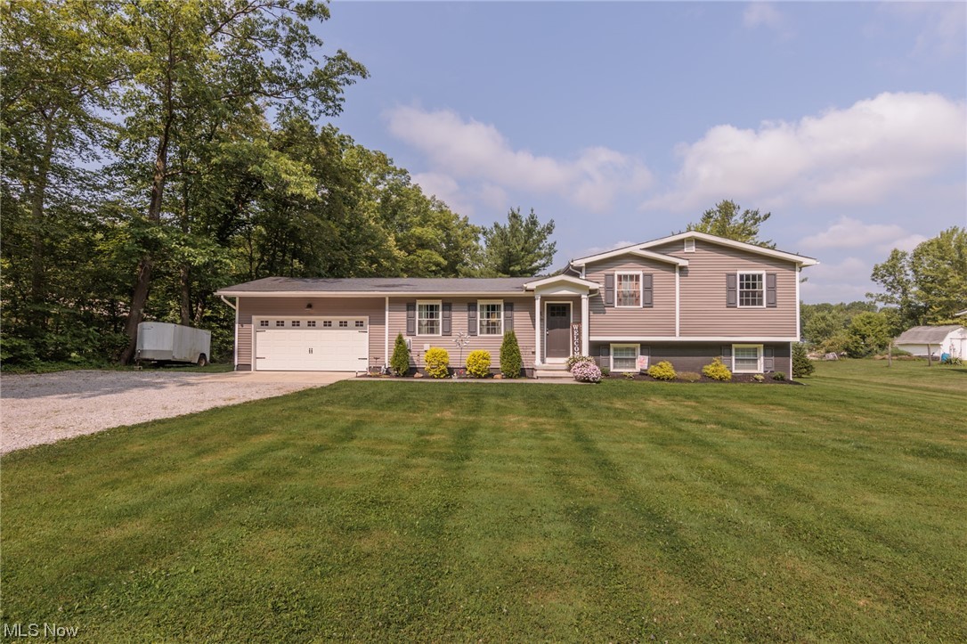 Beautiful updated split level on almost an acre. Completely remodeled in 2020. Three bedrooms and 2 .5 baths. Two car garage with
extra gravel laid for parking on the side . Multiple living rooms and wonderful for entertaining with its open concept on the main floor.
Lower level goes out to a beautiful deck space and a newly installed pool. Multiple decks for seating and enjoying the beautiful
backyard. Additional basement level which gives plenty of extra storage. Close to Freeways & Turnpike.