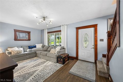 Single Family Residence in Cleveland OH 3912 Behrwald Avenue 6.jpg