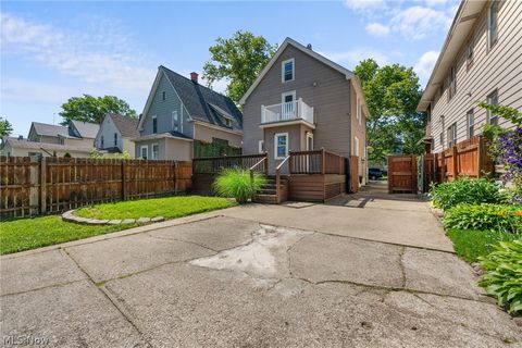 Single Family Residence in Cleveland OH 3912 Behrwald Avenue 29.jpg