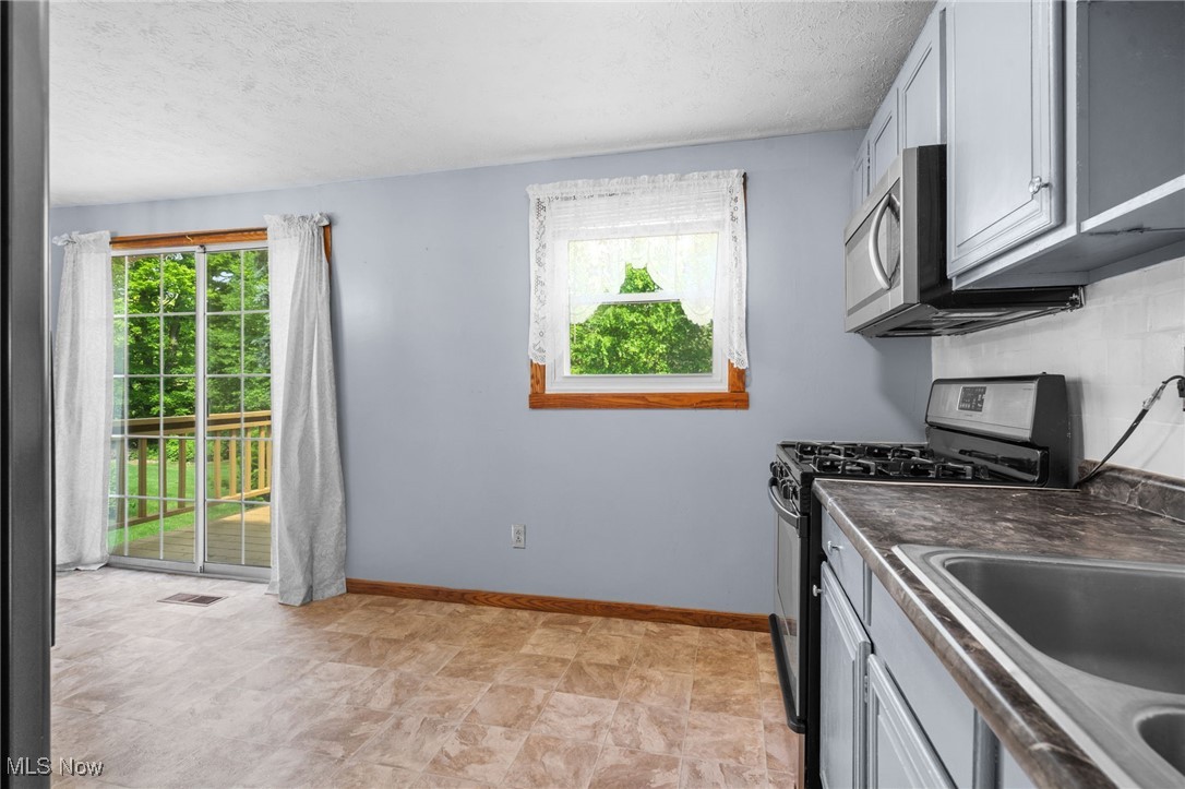 3067 Bronco Drive, Clinton, Ohio image 10