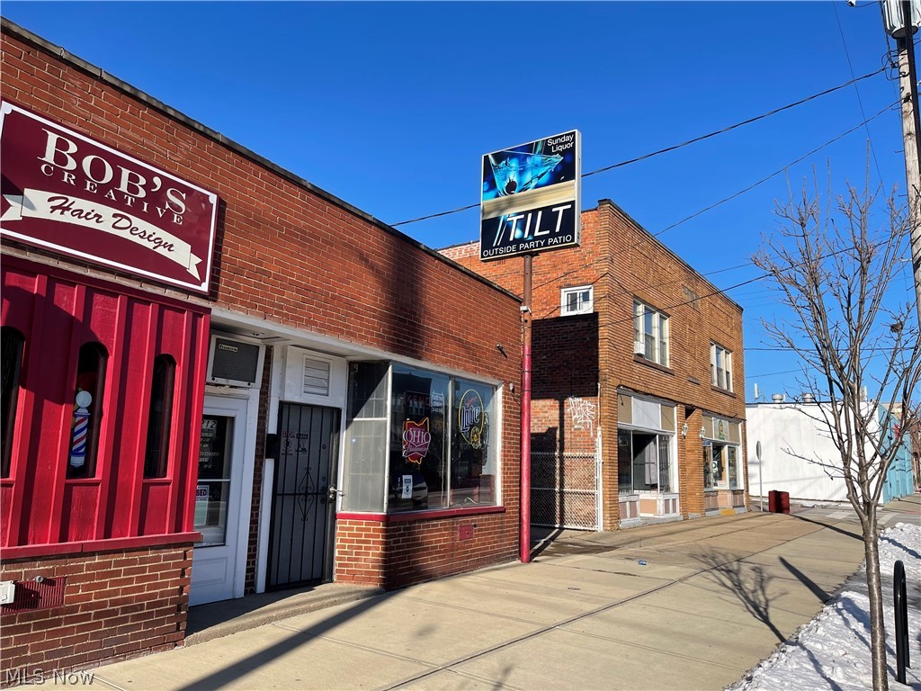 Beautifully updated bar with patio and courtyard behind. Fresh paint and flooring throughout as well as a new bar installed. Owner is moving on to the next chapter. Business only for sale with lease on space at $710.00 a month.