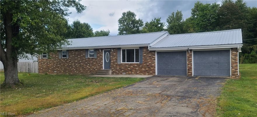 Don't miss this well-maintained ranch in a quiet neighborhood with a convenient location near US 23. Offering 1,600 sq ft on one floor, this home features a spacious kitchen with dining area, formal living room, family room, 3 bedrooms and 2 full baths. You'll love the extra-large laundry room, attached 2 car garage and the generous backyard, perfect for relaxing or entertaining.