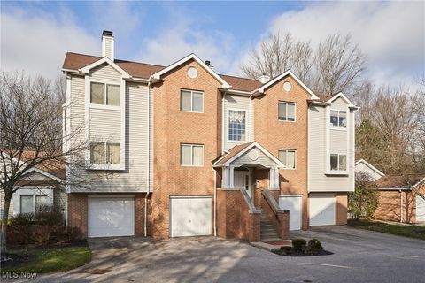 377 Village Pointe Drive Unit 4, Akron, OH 44313 - MLS#: 5088526