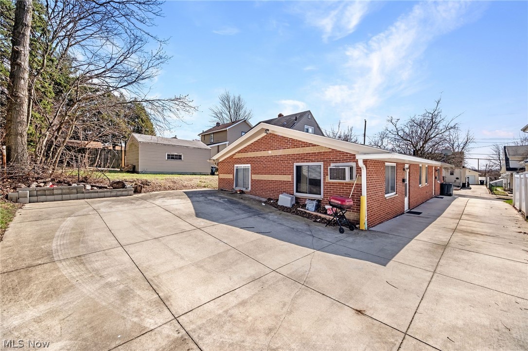 Lakewood Heights - Residential Income