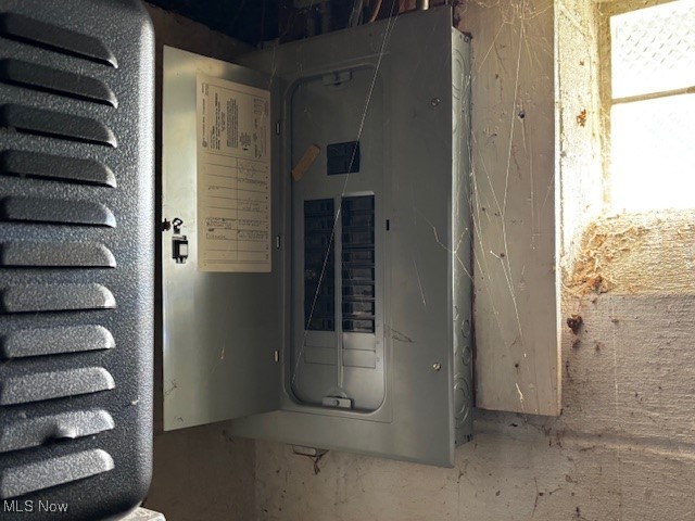 August Shermers Au-Fait - Residential