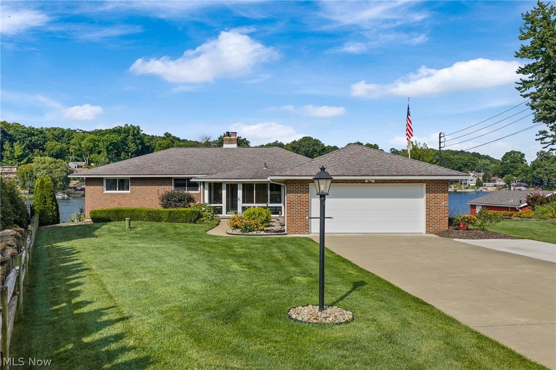 82 Whitefriars Drive