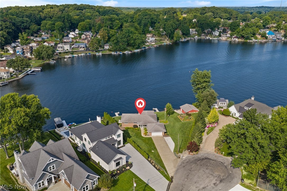 82 Whitefriars Drive