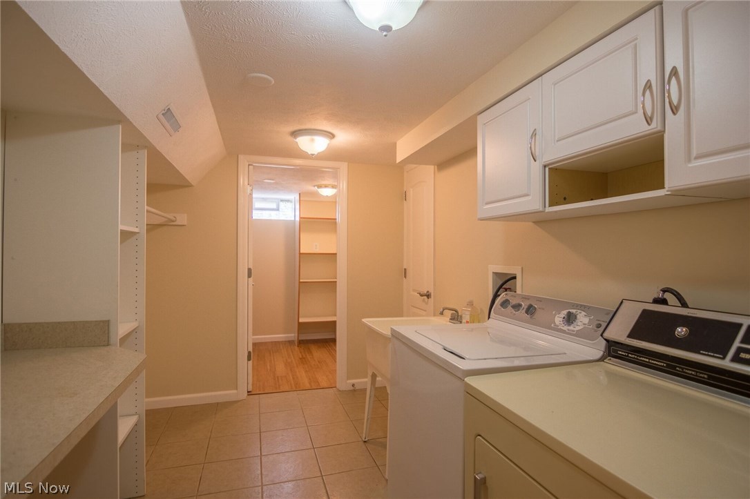 D Neros 09-D - Residential Lease