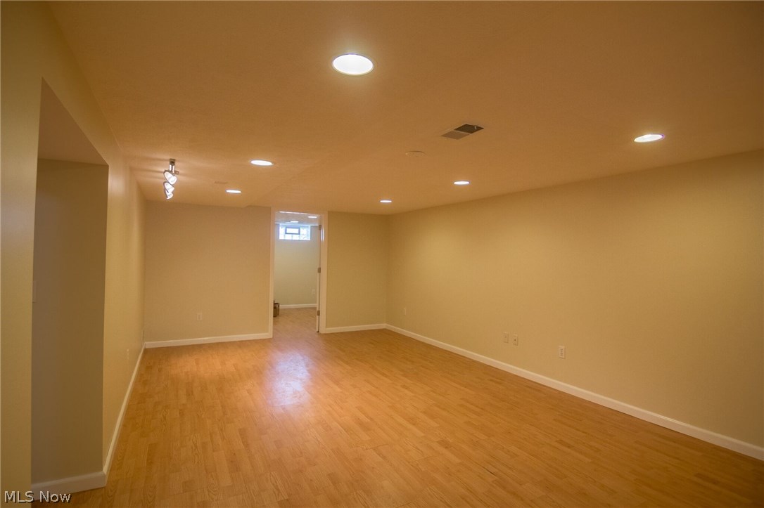 D Neros 09-D - Residential Lease