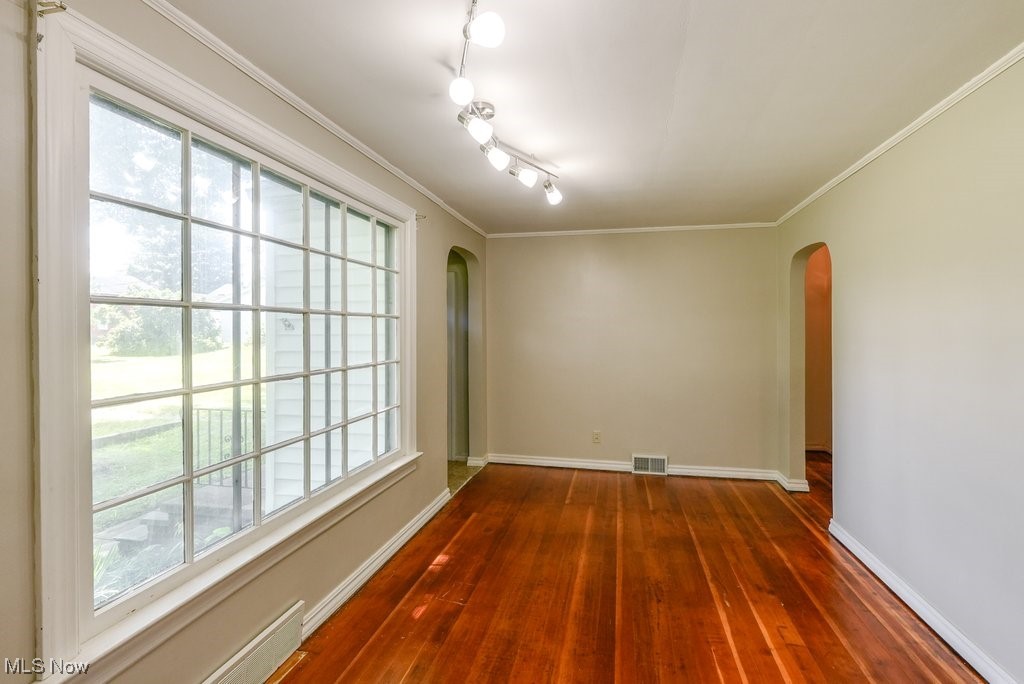 2075 Tallmadge Road