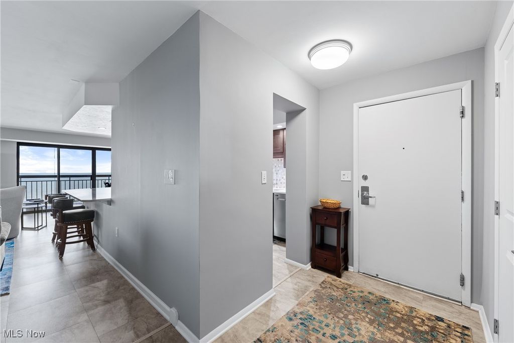 Photo of 12550 Lake Avenue #1512, Lakewood, OH 44107 (MLS # 5168115)