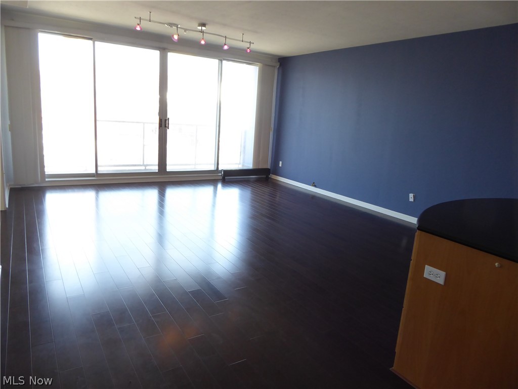 Stonebridge Plaza - Residential