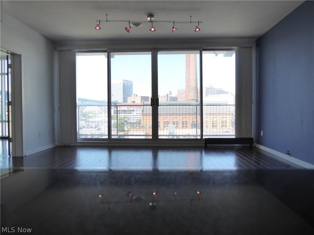 Stonebridge Plaza - Residential