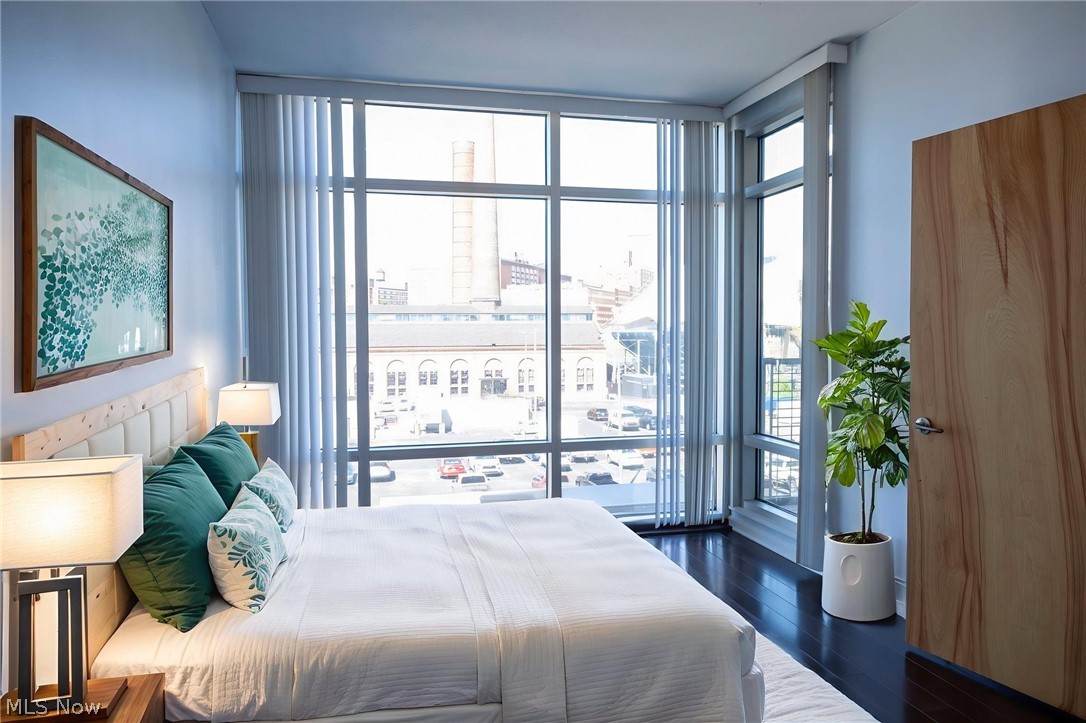 Stonebridge Plaza - Residential