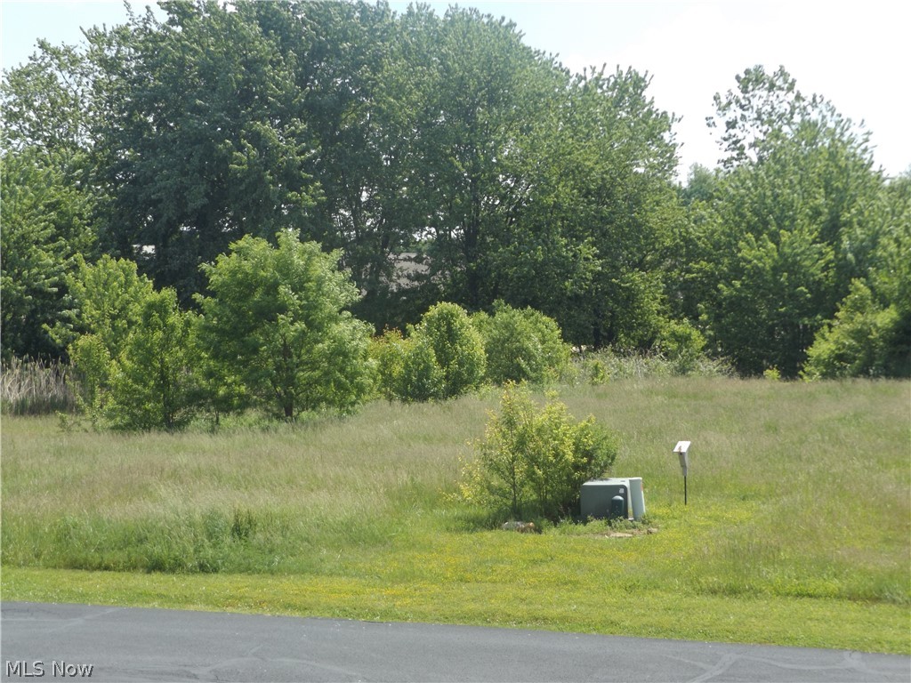 Hampton Court Highrise Condo - Residential