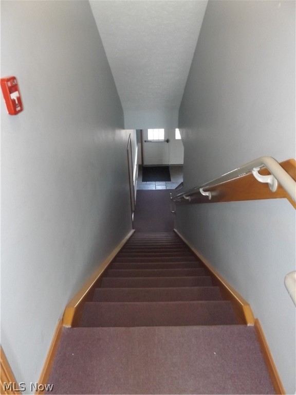 Hampton Court Highrise Condo - Residential