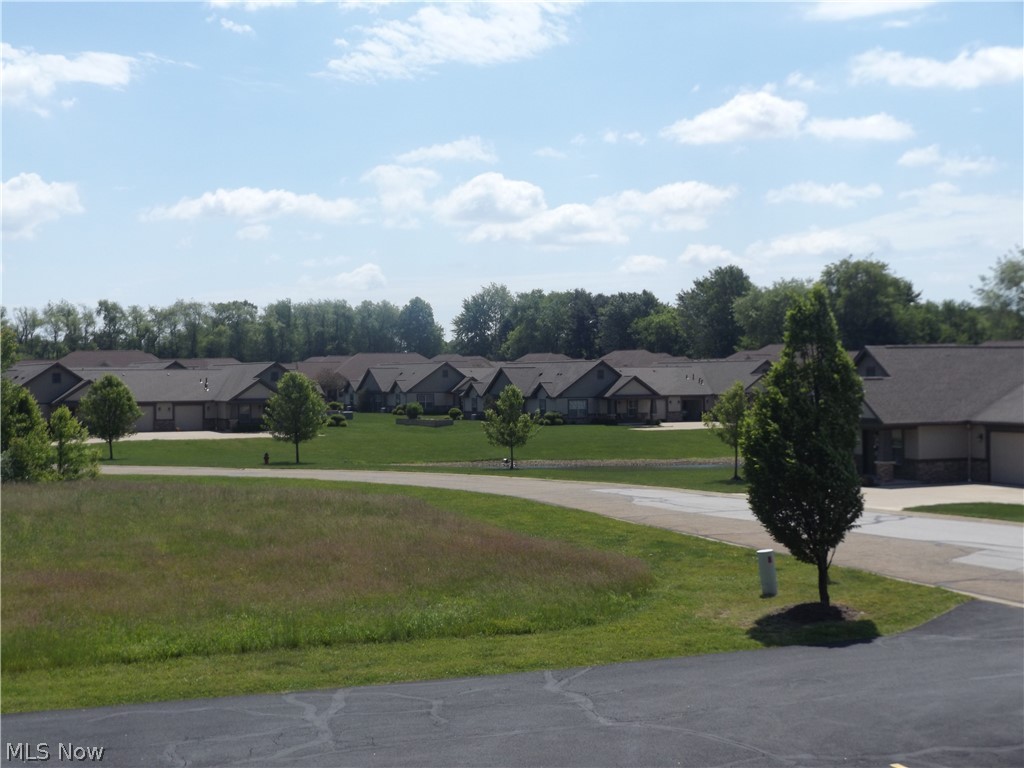 Hampton Court Highrise Condo - Residential