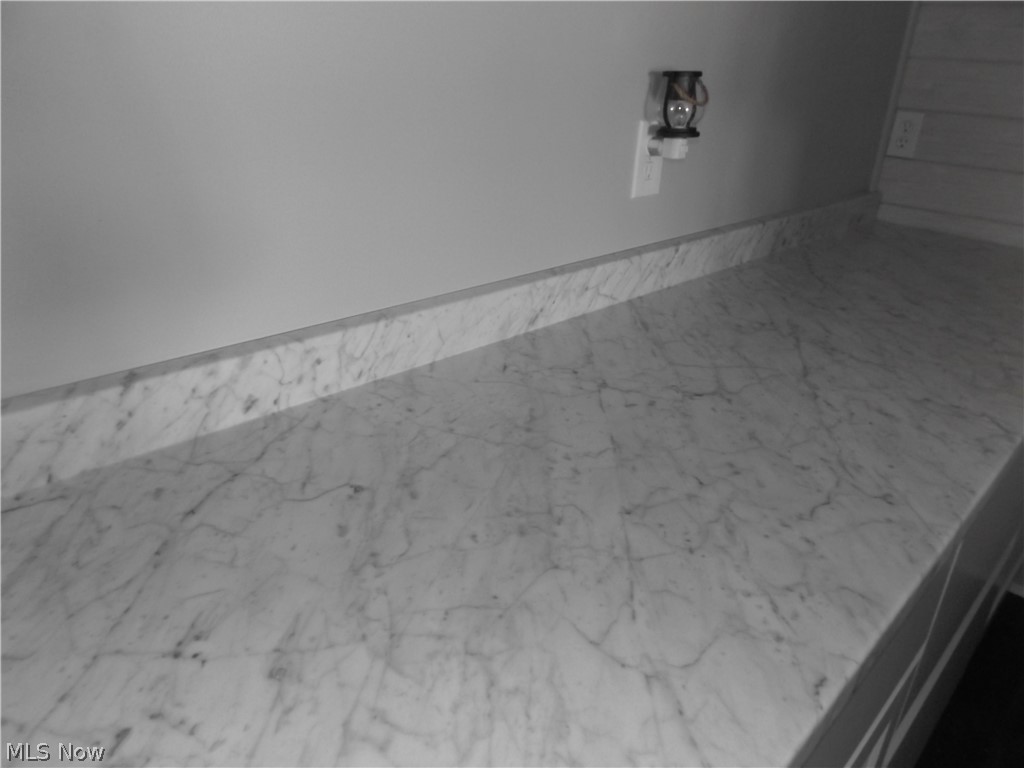 Hampton Court Highrise Condo - Residential