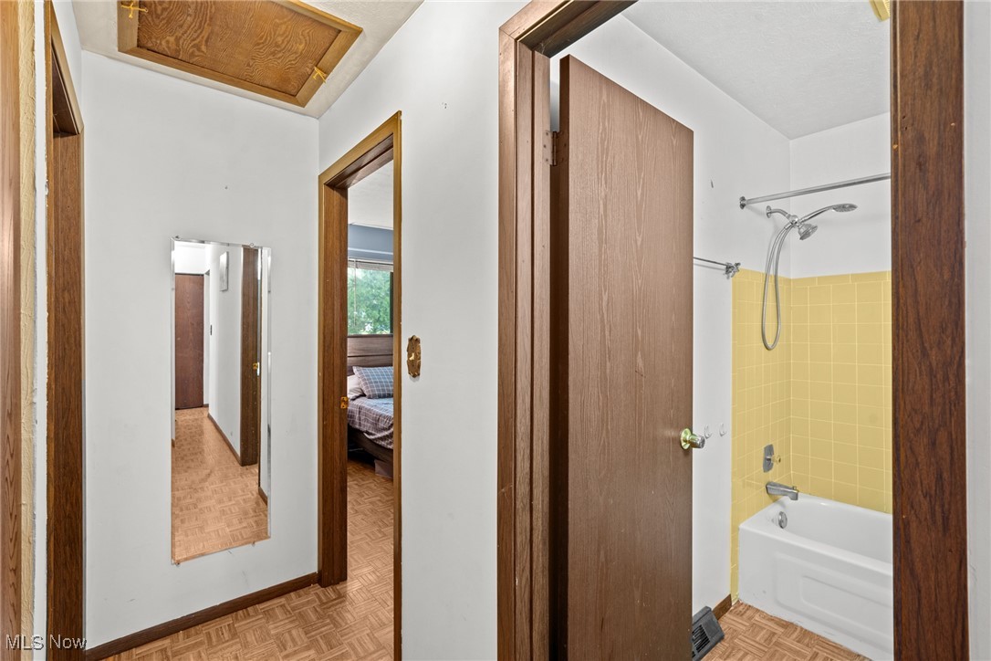 14943 Carol Drive, Maple Heights, Ohio image 15