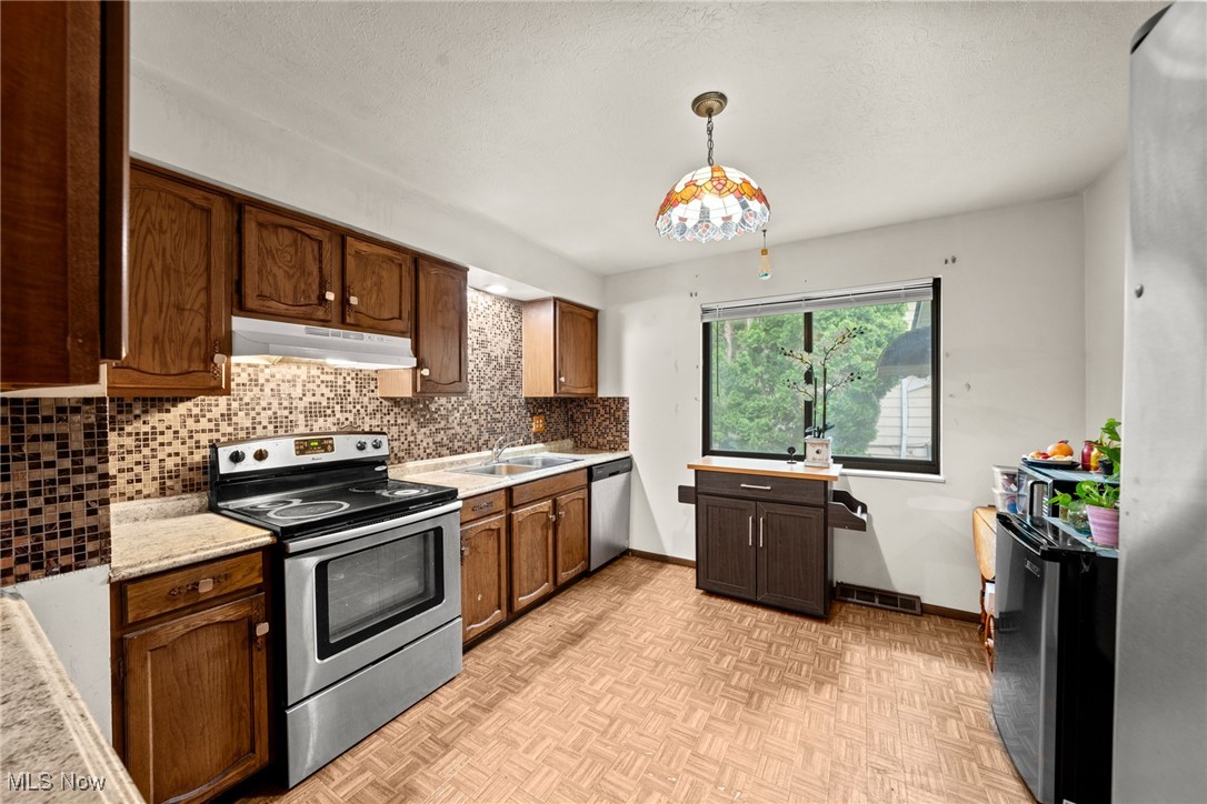 14943 Carol Drive, Maple Heights, Ohio image 8