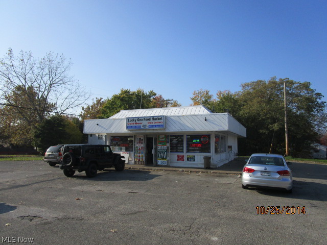 Ideal location! Restaurant/convenience store building for sale. Great investment opportunity! All offers must be submitted with pre-approval letter or proof of funds. Buyer's responsible for due diligence: all back taxes, assessments, water/sewer, any city violations and both sides of closing costs that may be associated with this property.