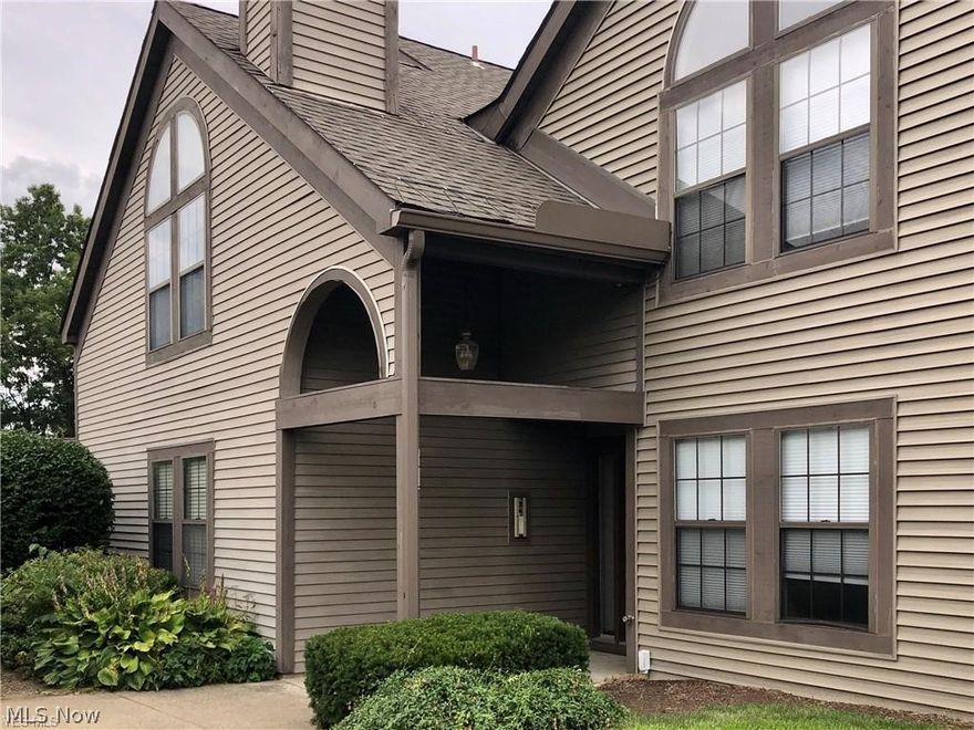 2nd floor condo located in the heart of Saint Andrews in Canfield, Ohio! This spacious 1 bedroom, 1 bath will WOW you! Open concept with vaulted ceilings and large windows for lots of natural lighting. Has a one car garage for your convenience. Has a back deck for you to enjoy coffee during Summer/Fall. Master bedroom has a large walk in closet with plenty of space! All appliances stay besides the stove. CANFIELD LOCAL SCHOOL DISTRICT. Don't miss out on this one, call today!