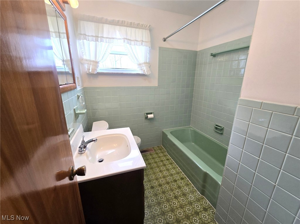 Andersons Lakeview Adn - Residential