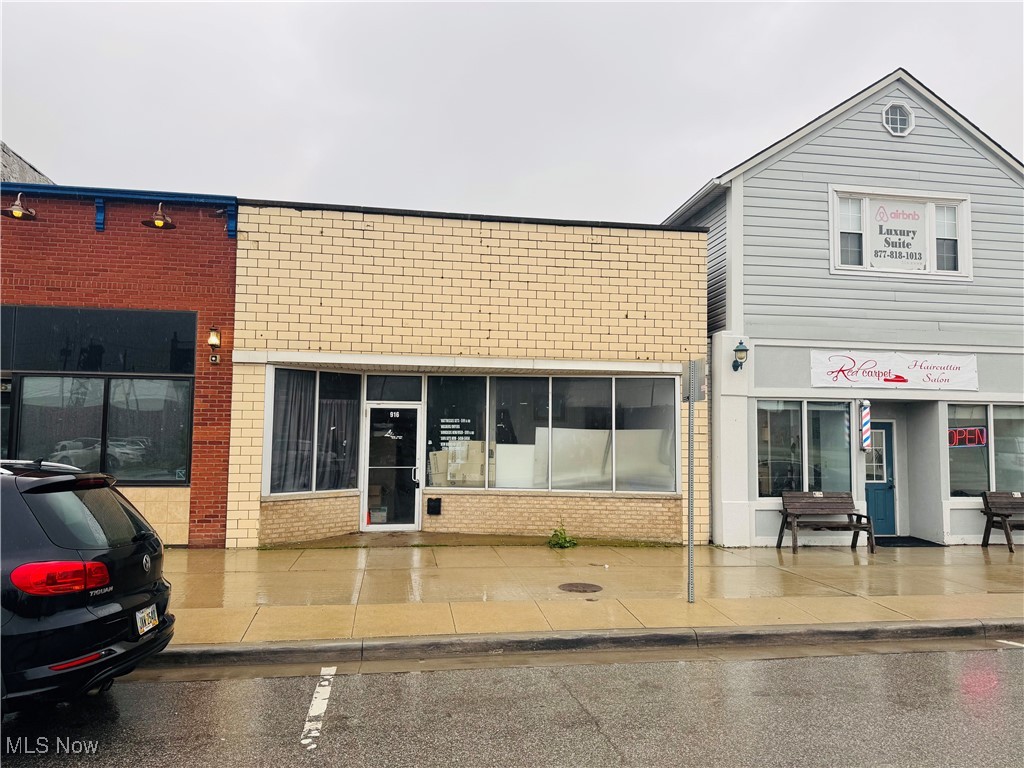 916 Broadway
