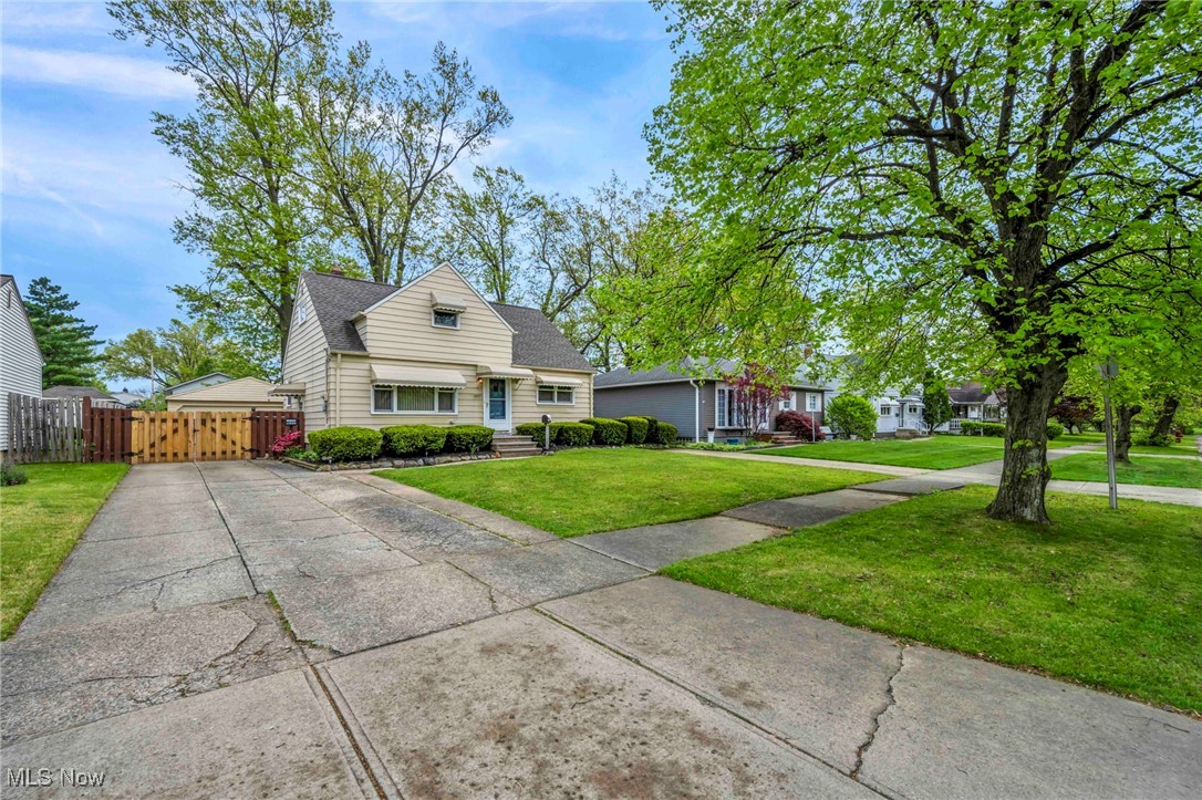 6457 Claudia Drive, Brook Park, Ohio image 24