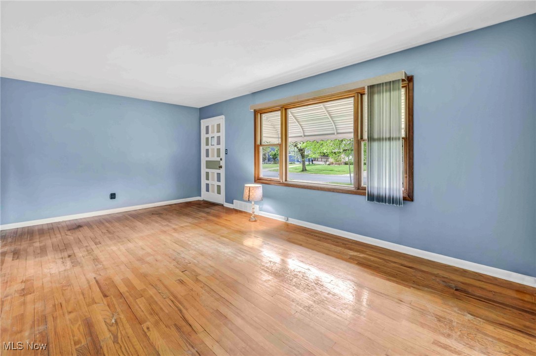 6457 Claudia Drive, Brook Park, Ohio image 6