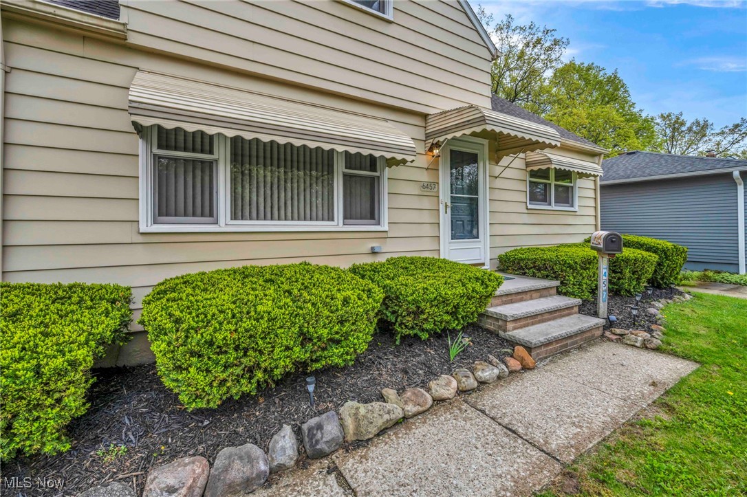 6457 Claudia Drive, Brook Park, Ohio image 22