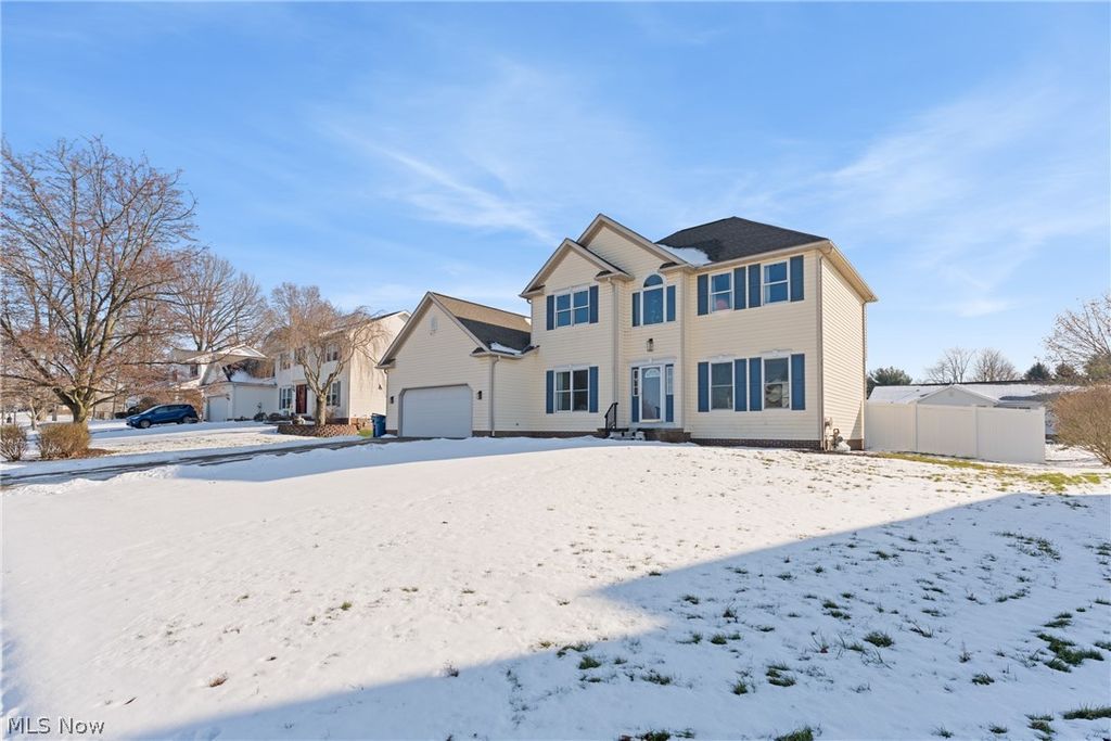 Photo of 1516 Wisteria Avenue SW, Hartville, OH 44632 (MLS # 5192406)
