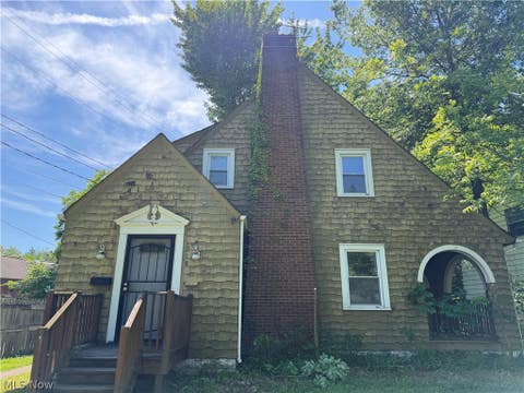 Homes For Sale - 918 Frederick Boulevard<br/> Summit County, Akron, OH 44320