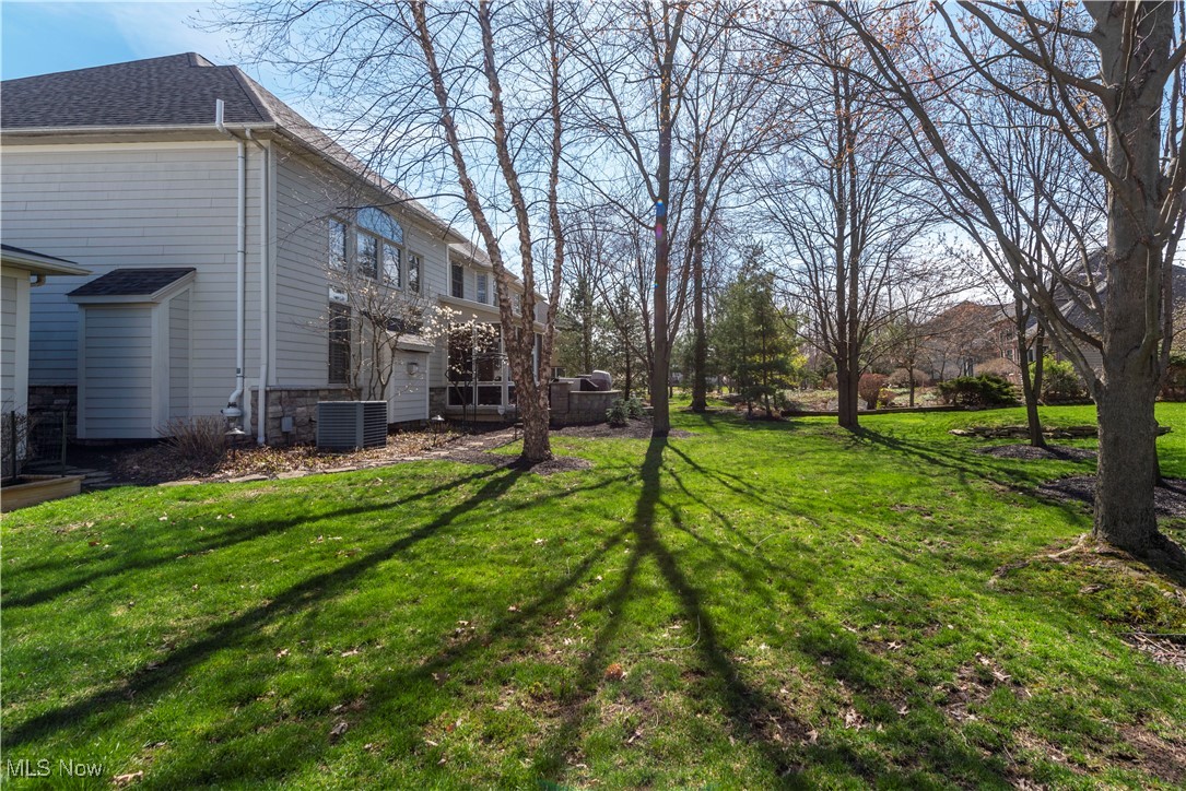 33518 Silver Oak Drive, Avon, Ohio image 5