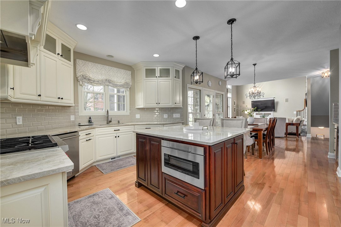 33518 Silver Oak Drive, Avon, Ohio image 18