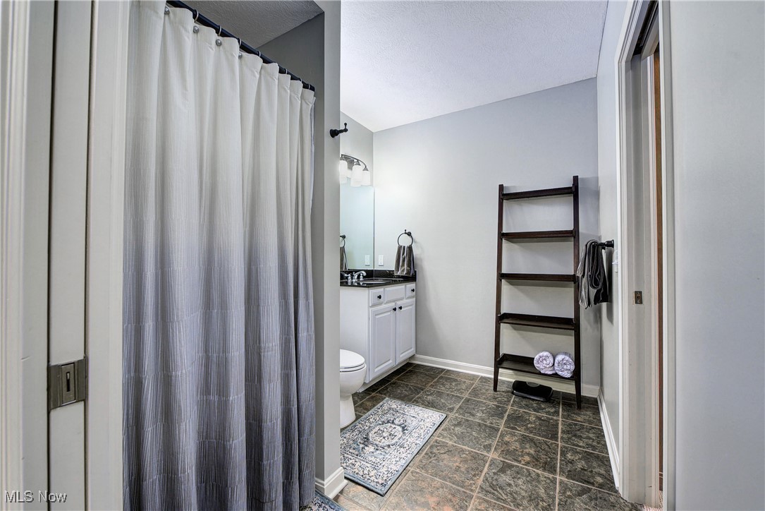 33518 Silver Oak Drive, Avon, Ohio image 45