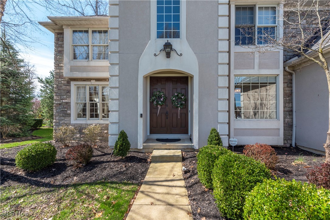 33518 Silver Oak Drive, Avon, Ohio image 3