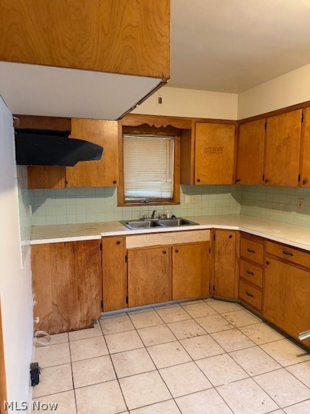 Photo of 1561 Bradford St, Warren, OH 44485 (MLS # 5196096)