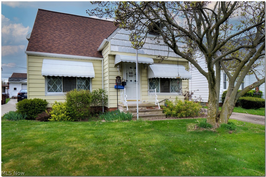 Be first or be sorry! Four bedrooms, full basement with huge rec room area, nice yard, great location. Two bedrooms and a full bath on the main floor. Two bedrooms and a full bath upstairs, and bath next to basement rec room. Needs updating but one of the few chances buyers have to get a house with great upside without breaking the bank! Major components in good shape - furnace / AC 10 years old, roof 8, HW tank 5, windows 15. Close to everything -- shopping, freeways, parks. Won't last set up your showing today!!