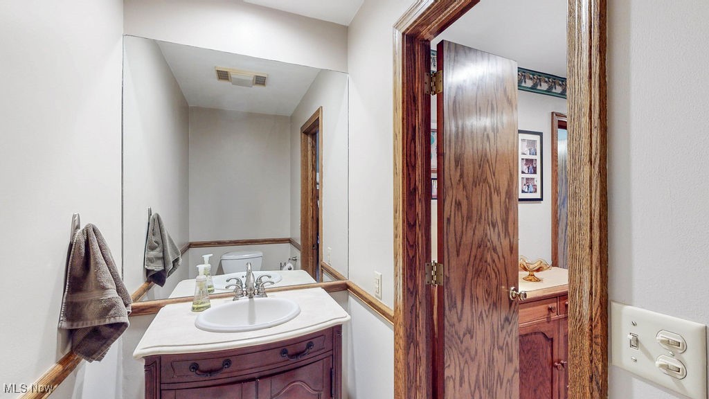 Kent, Ohio 44240, United States, 4 Bedrooms Bedrooms, ,4 BathroomsBathrooms,Residential,Active,187214