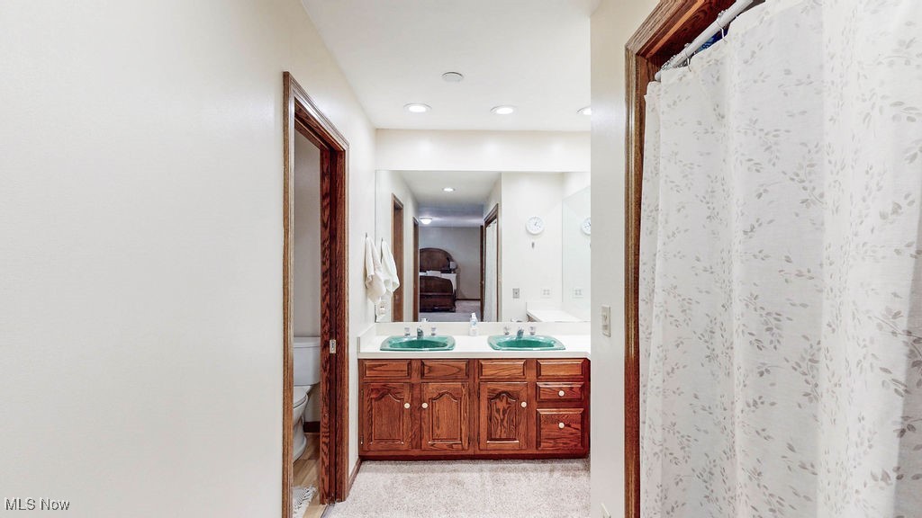 Kent, Ohio 44240, United States, 4 Bedrooms Bedrooms, ,4 BathroomsBathrooms,Residential,Active,187214