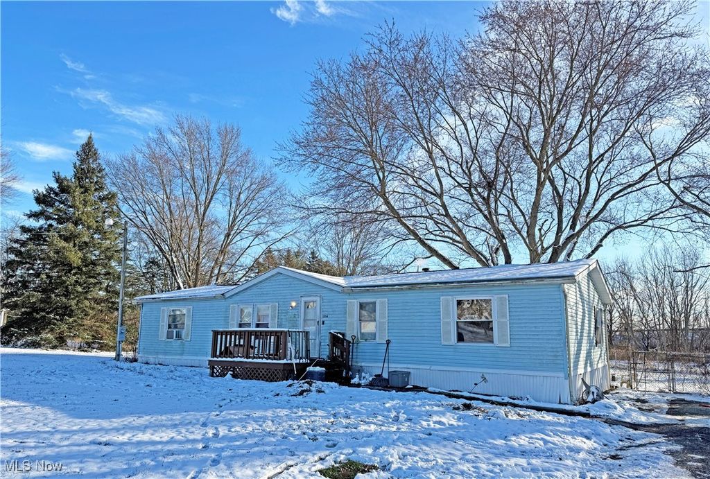 Photo of 13154 Sinclair Street SW, Massillon, OH 44647 (MLS # 5175765)