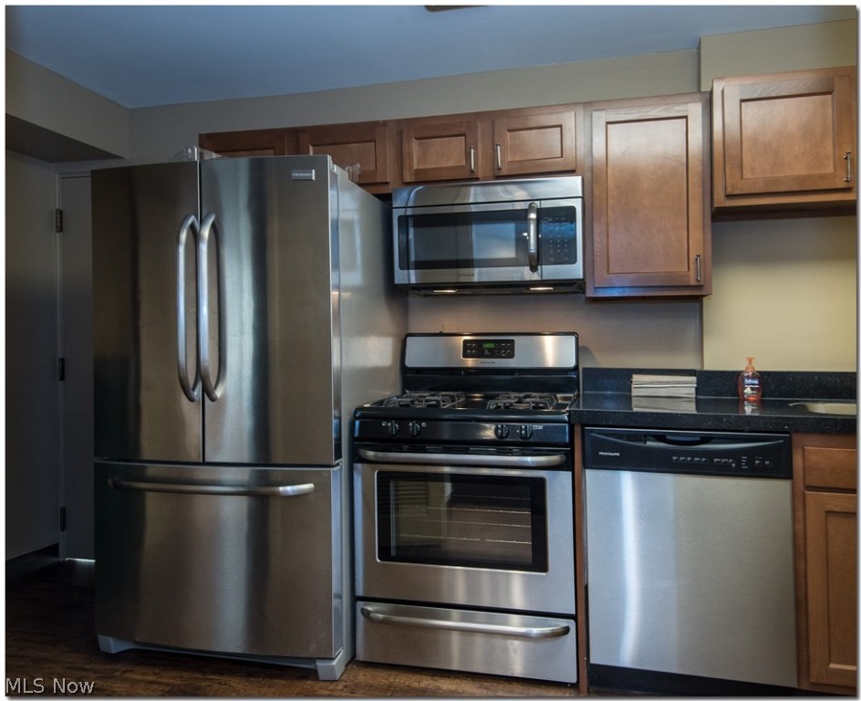 Acacia On The Green - Residential