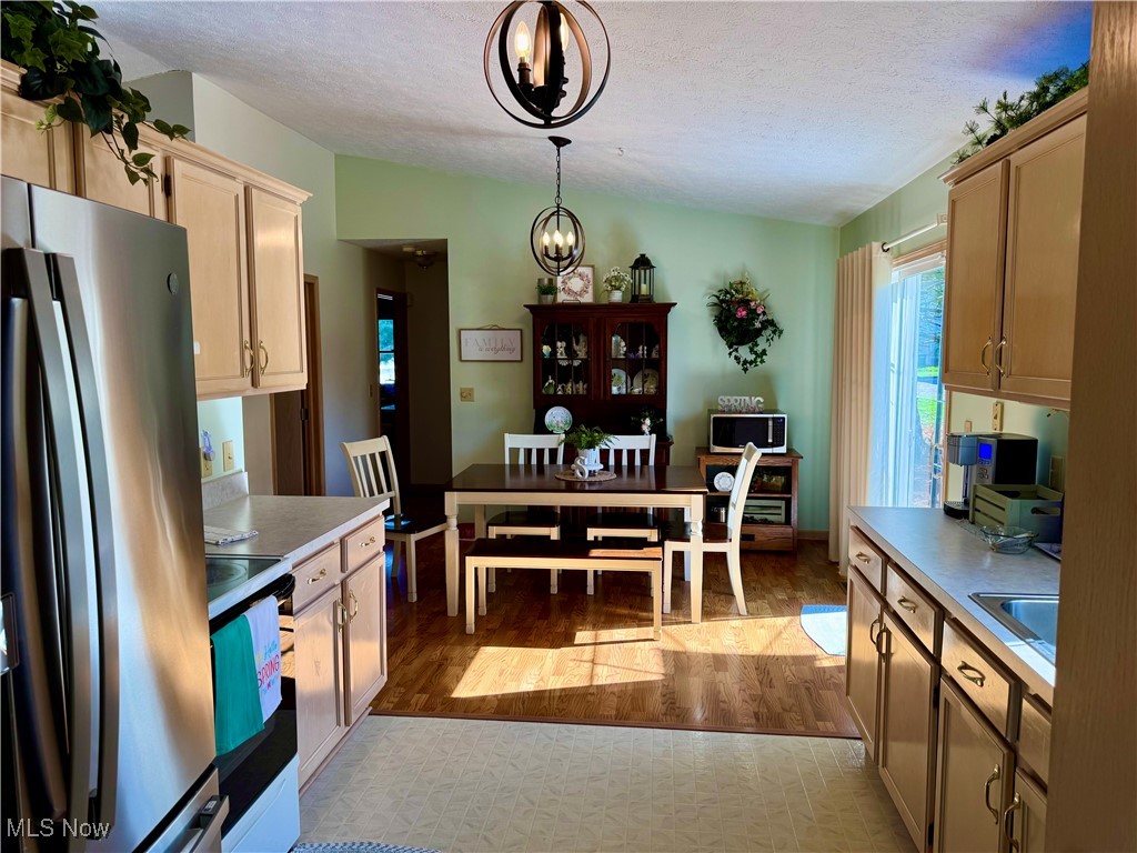972 Carriage Lane, Wooster, Ohio image 12