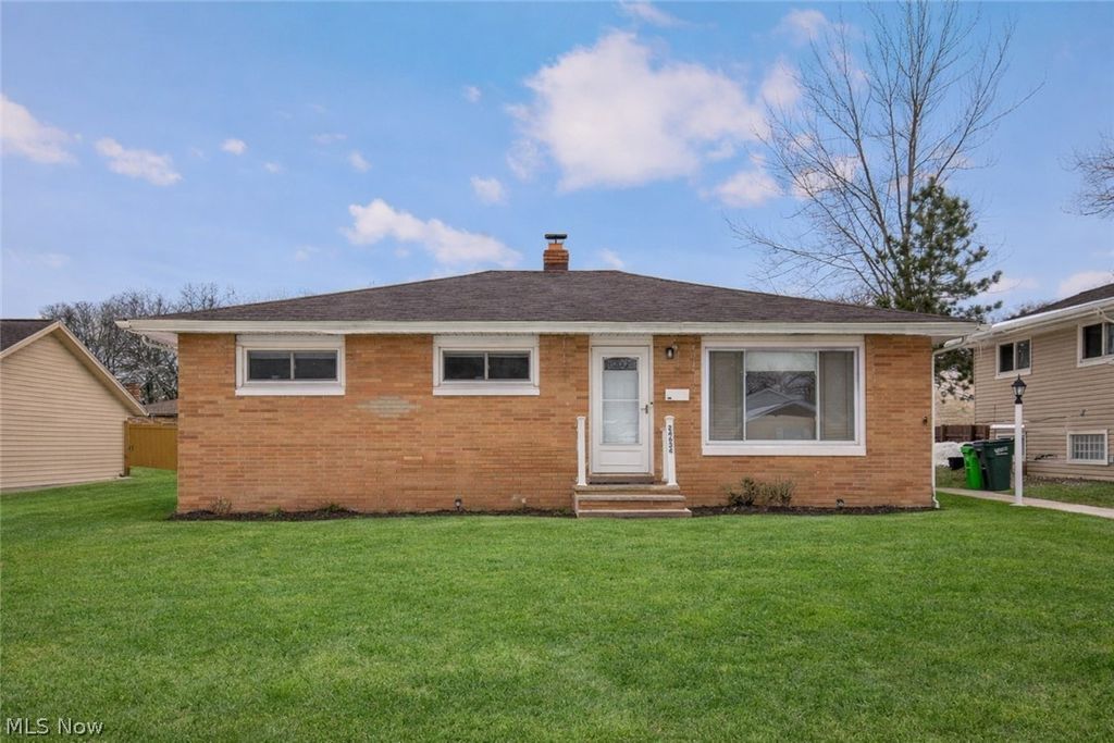 Photo of 24634 Staghorn Drive, Bedford Heights, OH 44146 (MLS # 5198629)