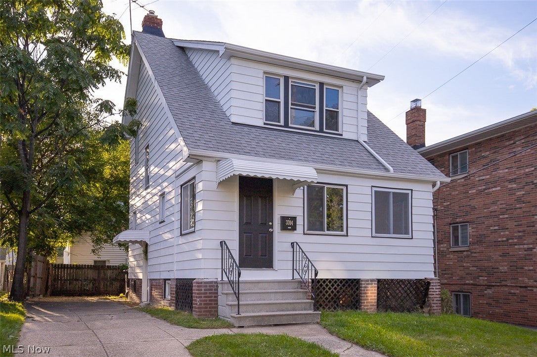 3704 W 140th Street