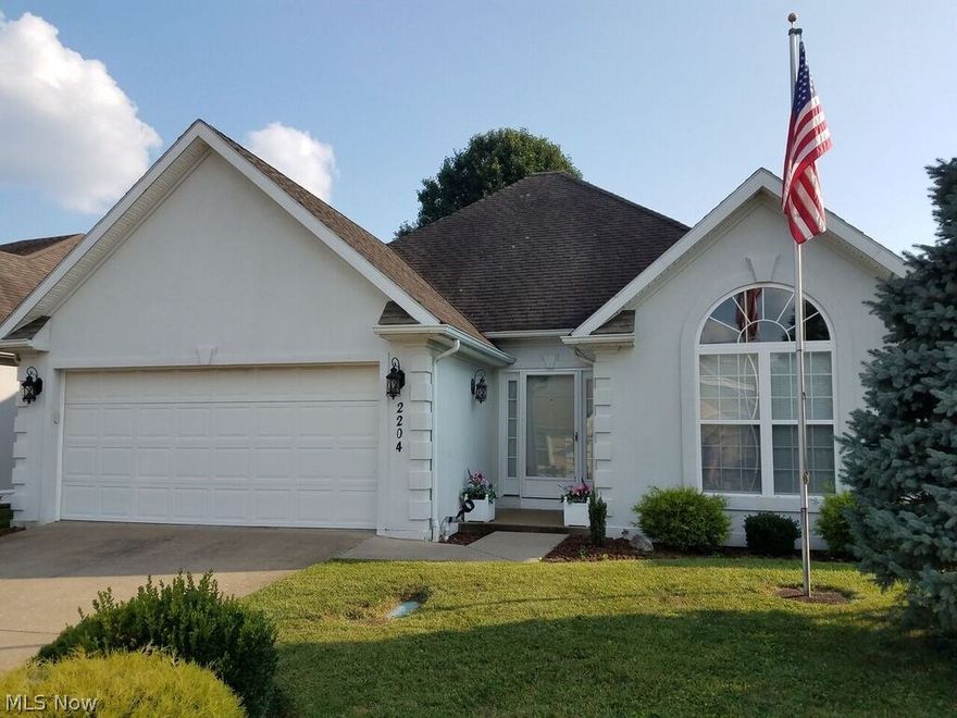 Absolutely stunning home with 2 possibly 3 bedrooms, 2 baths, open living concept that is move-in ready.  Features large master bedroom suite.
Has gorgeous cherry cabinets all throughout home.  Beautifully landscaped yard that's private for location.  In exceptional neighborhood.
This is a must see!