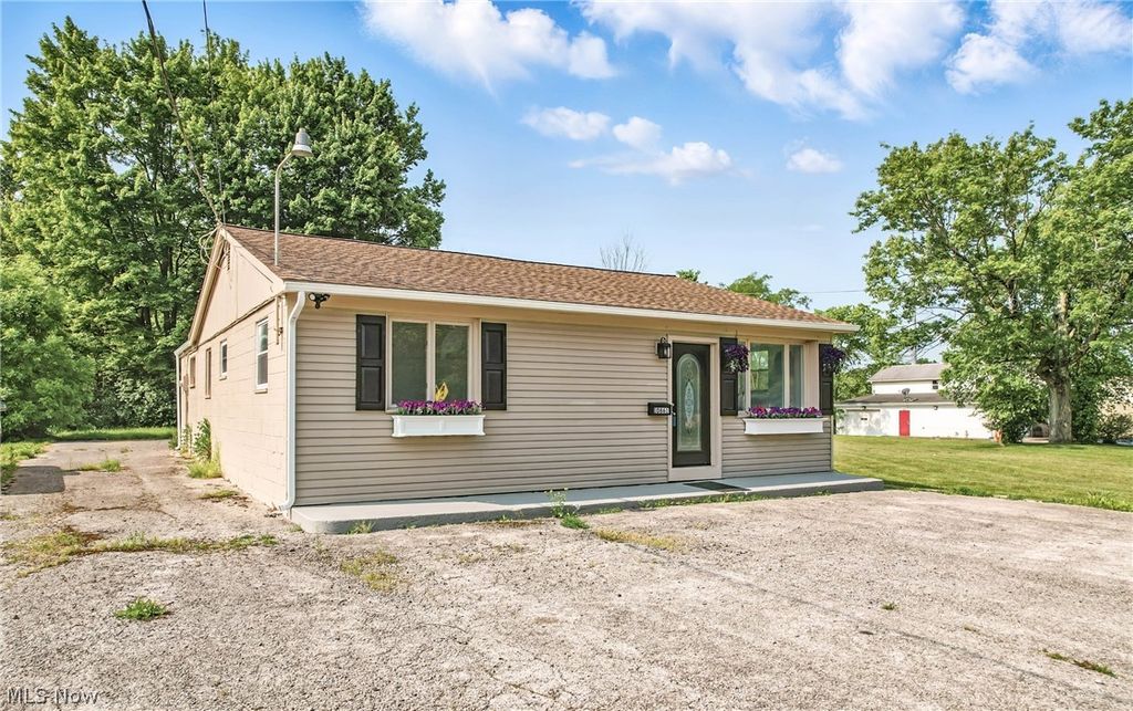 Photo of 10861 Mahoning Avenue, North Jackson, OH 44451 (MLS # 5197012)